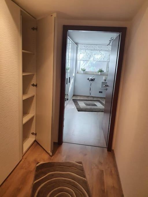 Zentrale Messe/Ferien Whg Mit Garten & Parkplatz 라팅겐 외부 사진